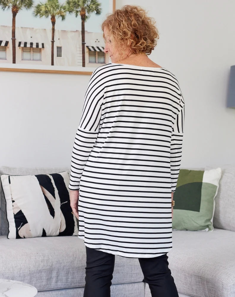 Black & white Slouch Tee